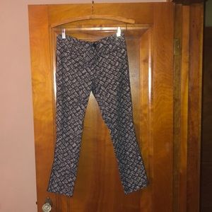 Cartonnier Black and White Cropped Patterned Ankle Pants